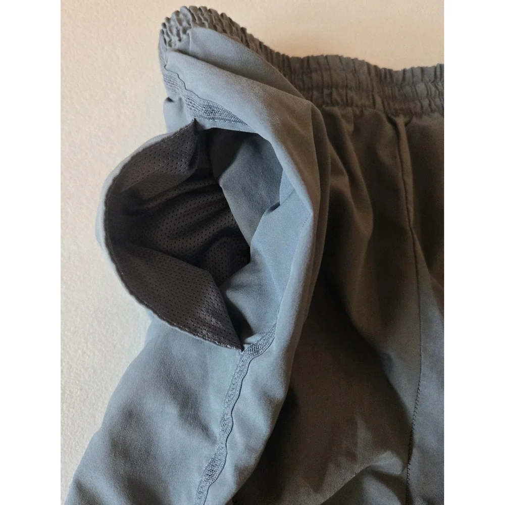 Nike Dri-FIT Boys Youth XL Gray Athletic Shorts Running Training Swoosh Pockets